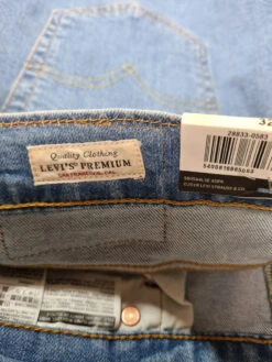 Moderne Levis Jeans Lot 512 Destroyed Neu Mit Etikett Hellblau W32 L34 -Klassisch Geschaft 20211222 200712 1200x1200