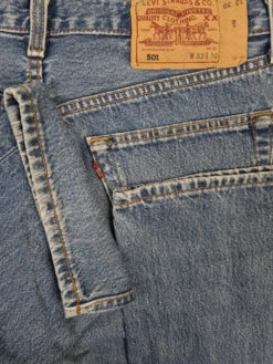 Vintage Levis Jeans 501 Basic Hellblau W33 L30 7 Vintage Levis Jeans 501 Basic Hellblau W33 L30 -Klassisch Geschaft 20221023 002717 1200x1200
