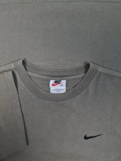 Vintage Nike Shirt Basic Swoosh Faded Hellbraun M -Klassisch Geschaft 20221222 231454 1200x1200