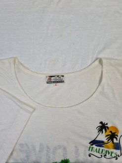 Vintage Tourist Shirt 80s Maldives Trashed (42) M-L -Klassisch Geschaft 20221224 015041 1200x1200